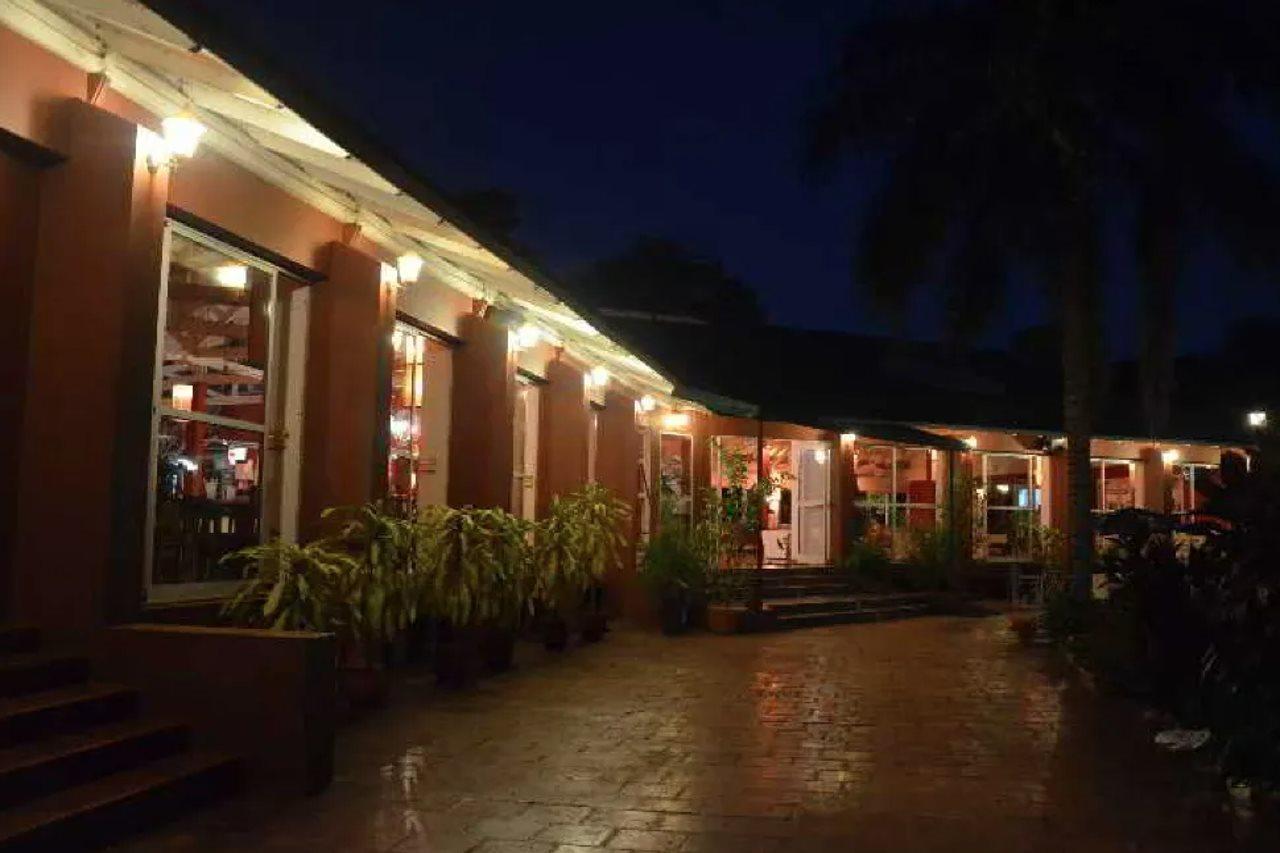 Iguazu Inn Hostel Пуерто-Іґуасу Екстер'єр фото