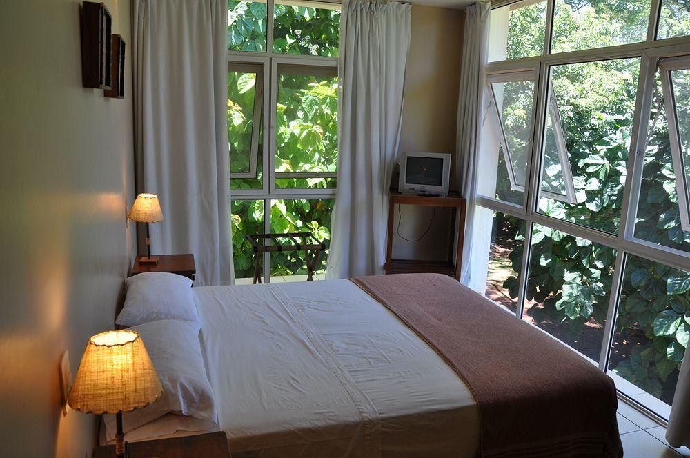 Iguazu Inn Hostel Пуерто-Іґуасу Екстер'єр фото