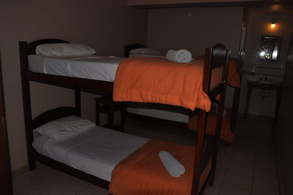 Iguazu Inn Hostel Пуерто-Іґуасу Екстер'єр фото