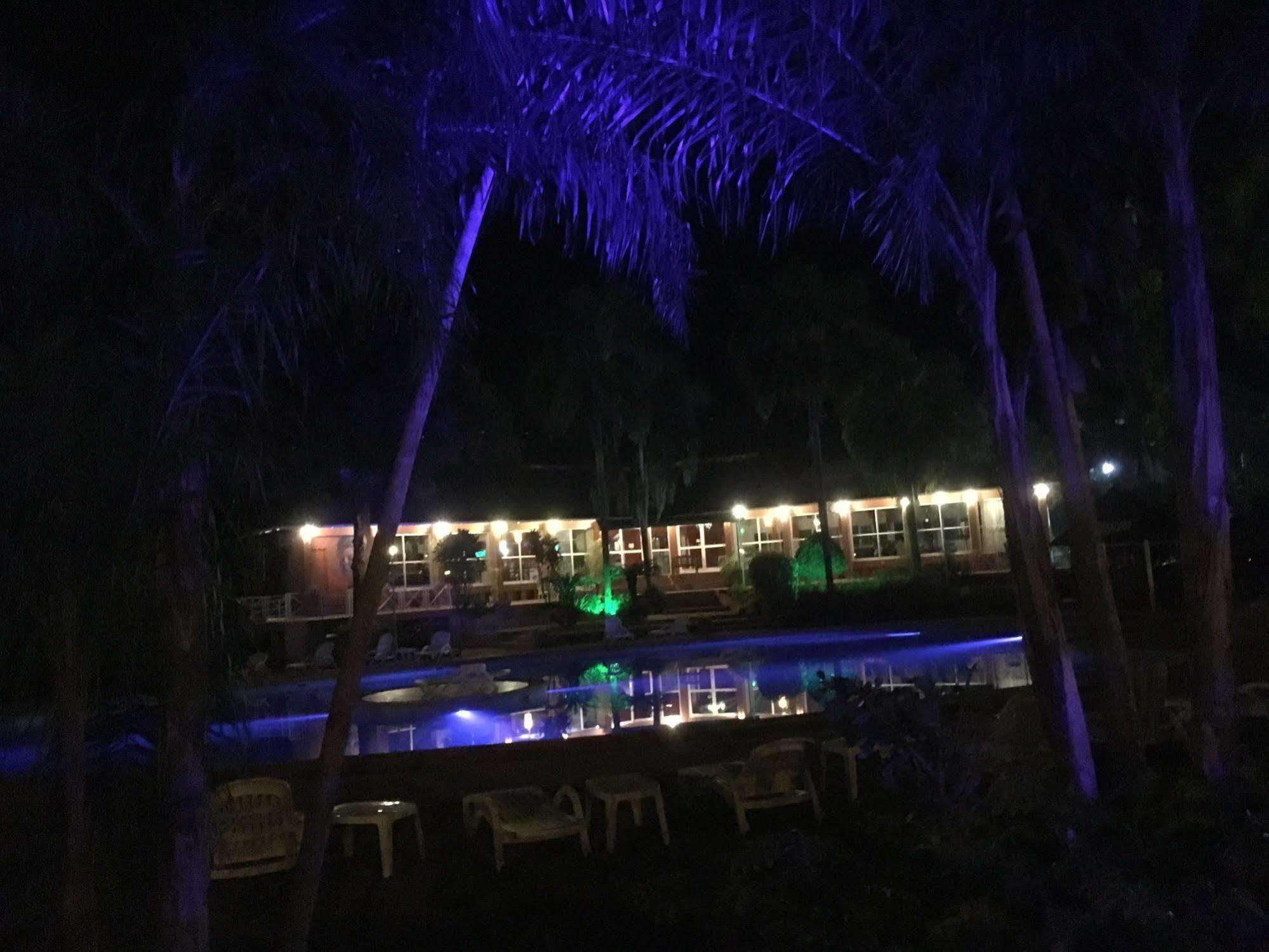 Iguazu Inn Hostel Пуерто-Іґуасу Екстер'єр фото