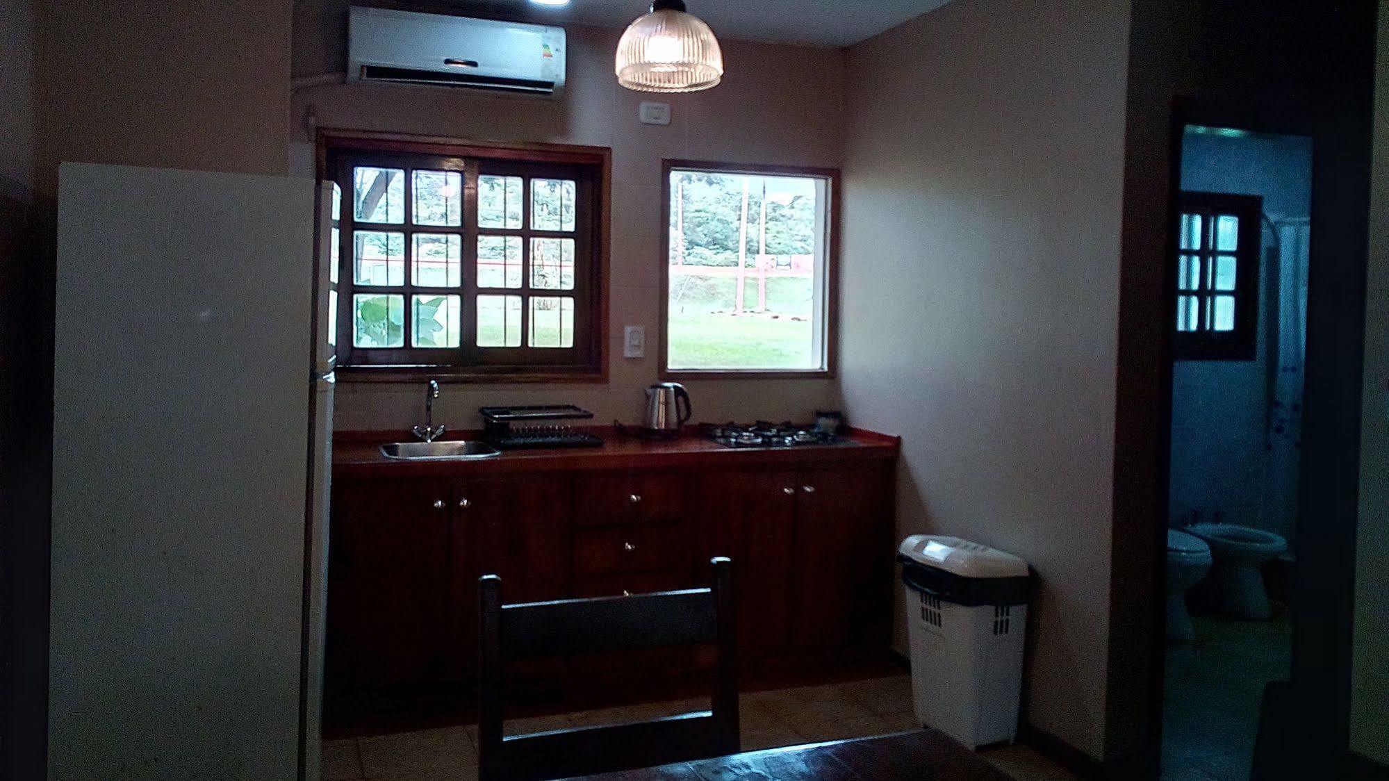 Iguazu Inn Hostel Пуерто-Іґуасу Екстер'єр фото