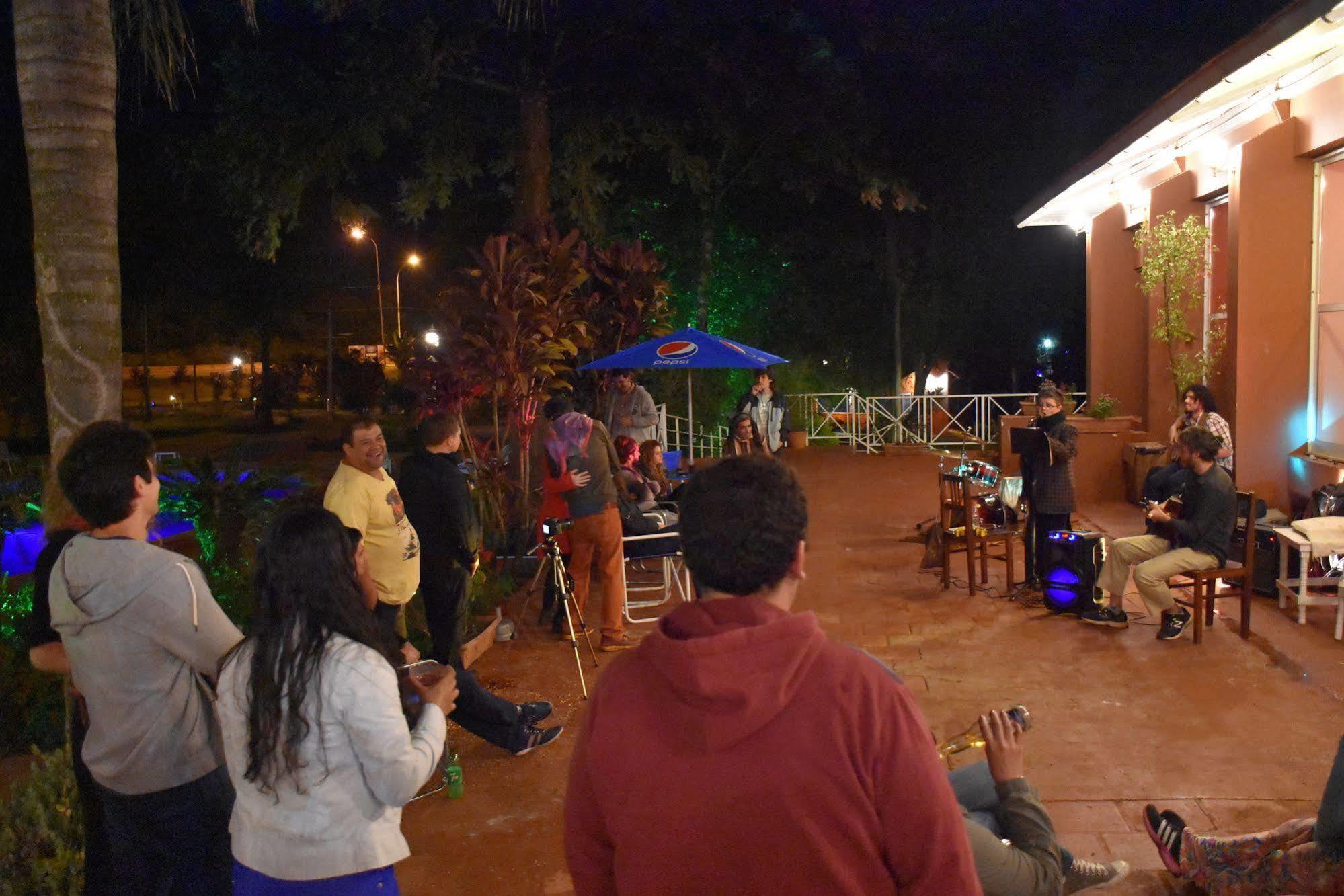 Iguazu Inn Hostel Пуерто-Іґуасу Екстер'єр фото