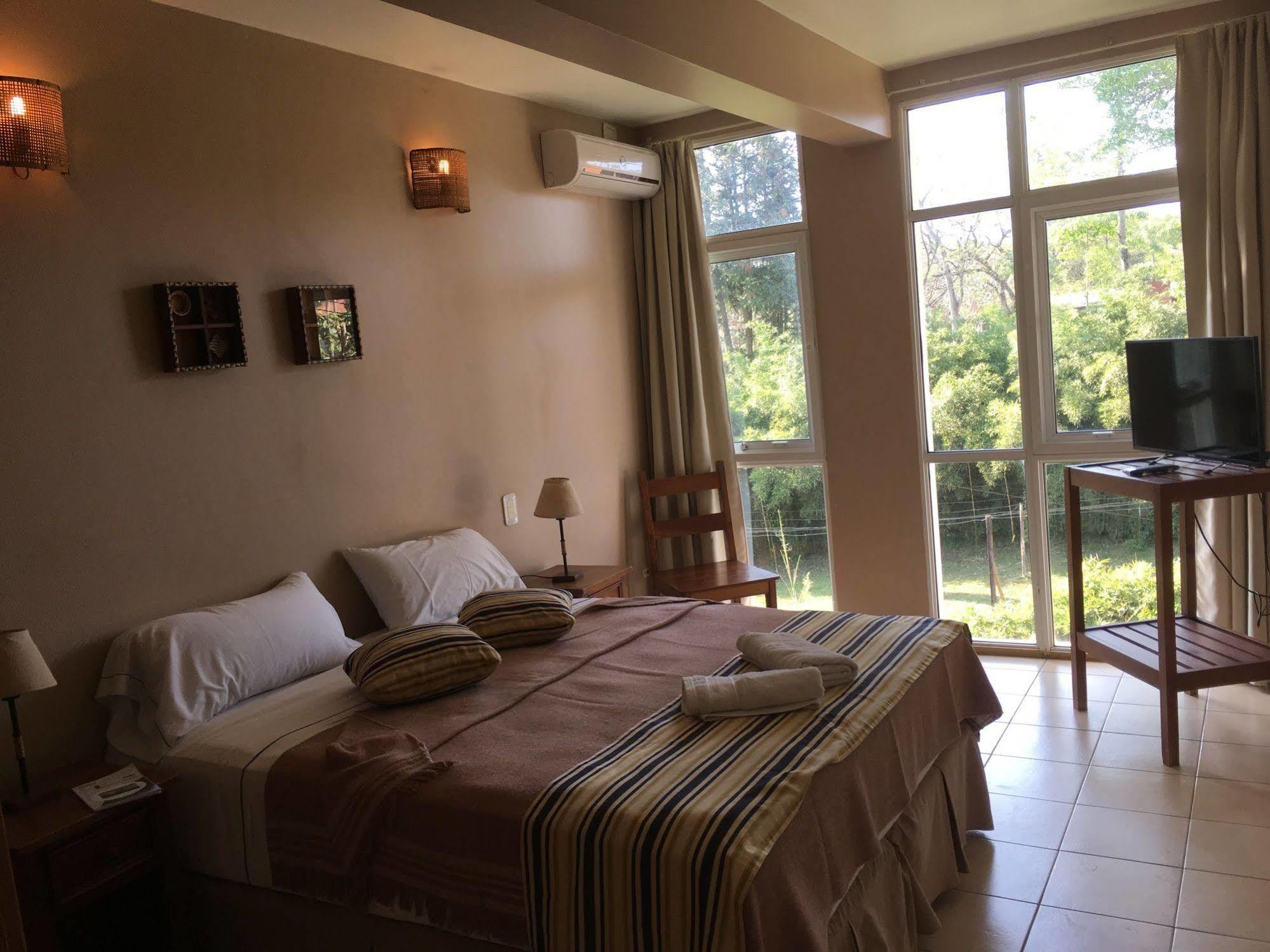 Iguazu Inn Hostel Пуерто-Іґуасу Екстер'єр фото